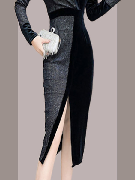 Elegantne naiste sametkleit lõhikuga