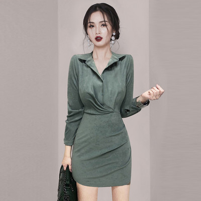 Γυναικείο φόρεμα με κλασικό γιακά