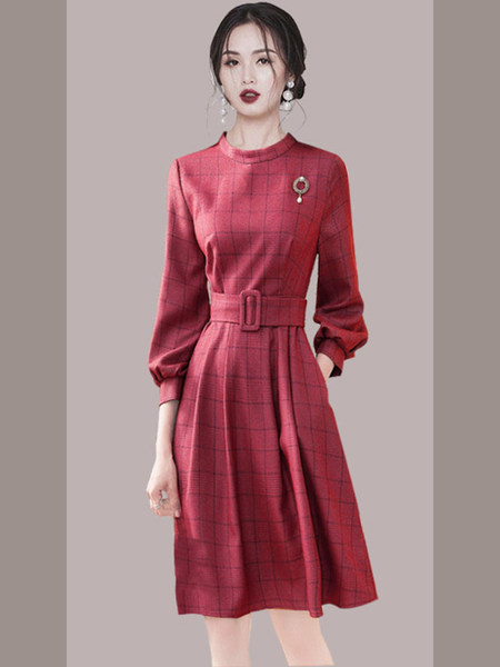 Rochie dama in carouri cu maneci lungi si decor curea