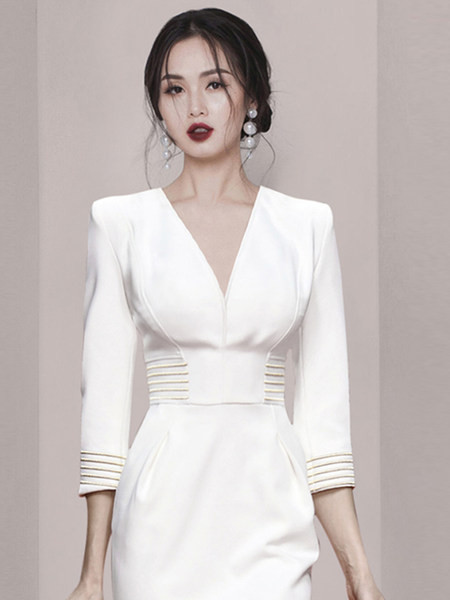 V-kaelusega pidulik kleit naistele