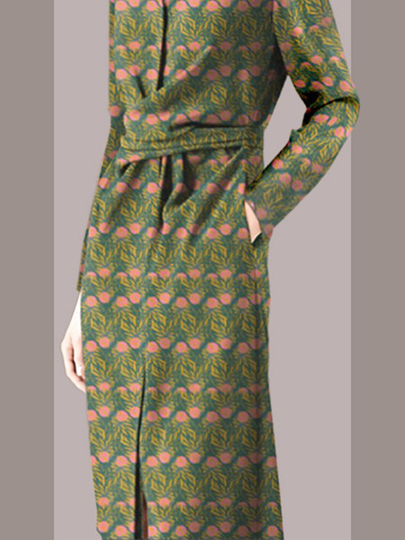 Naiste kleit vöö ja nööpidega