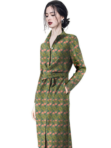 Naiste kleit vöö ja nööpidega