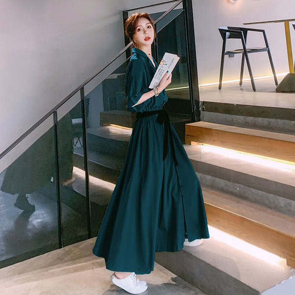 Lai asümmeetriline vööga kleit