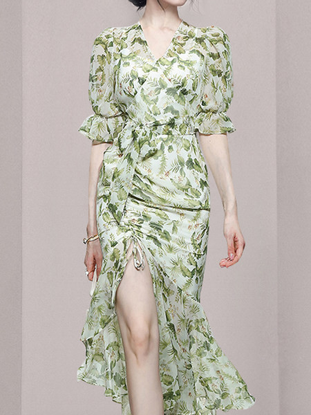 Rochie lunga de dama cu maneci scurte si motive florale