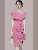 Elegantne kõrge vöökohaga naiste kleit