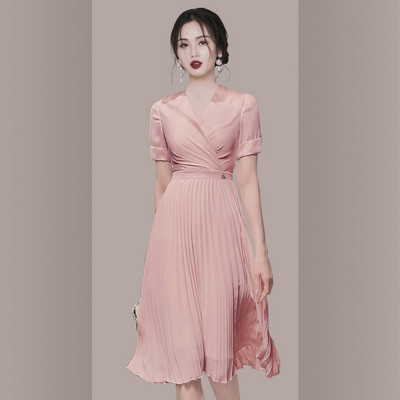 Kahes värvitoonis plisseeritud naiste kleit