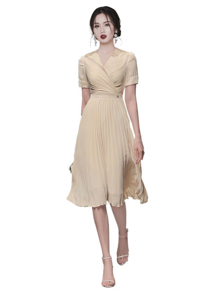 Kahes värvitoonis plisseeritud naiste kleit