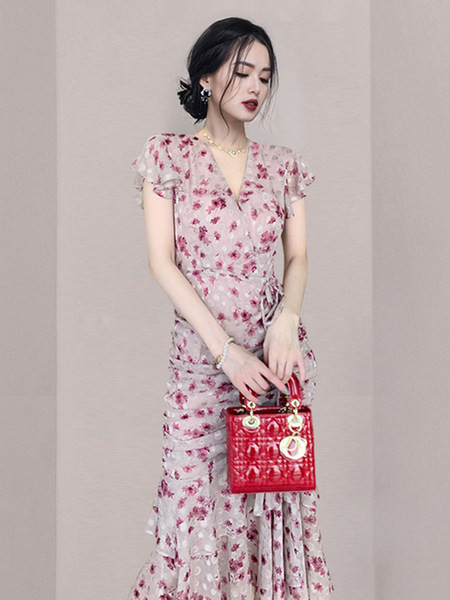 Rochie moderna de dama cu model floral si cravate