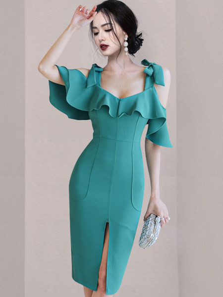 Stiilne naiste kleit paelte ja lokkidega