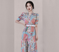 Naiste pikk lühikeste varrukatega kleit