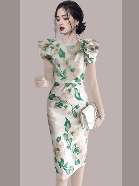 Moodne liibuv lillemustriga kleit