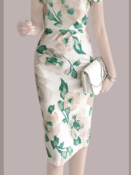 Moodne liibuv lillemustriga kleit