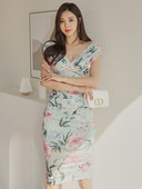 Rochie de dama eleganta cu decolteu spitz model montat