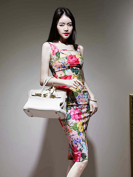 Värviline lillemustriga naiste kleit