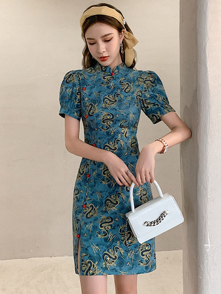 Liibuv lühike puhvvarrukatega kleit