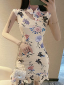 Lühike lillemustriga suvekleit