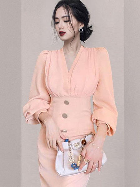 Naiste roosa nööpidega kleit