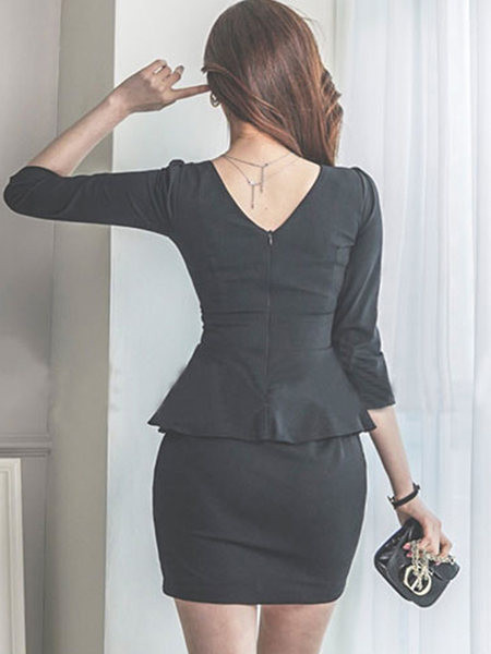 Must naiste kleit V-kaelusega