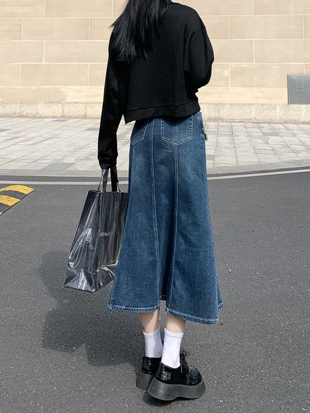 Denimlõikeline kõrge vöökoha ja taskutega seelik