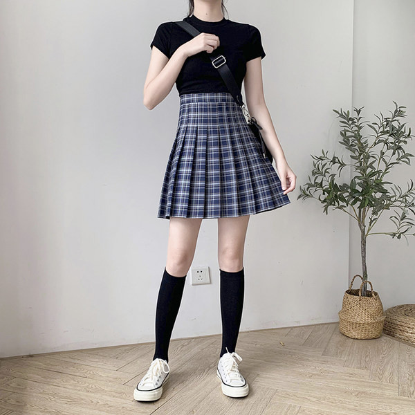 Kõrge vöökohaga ruuduline lühike seelik