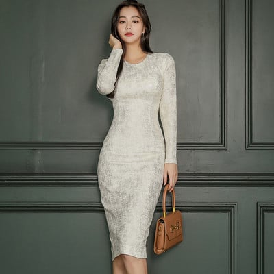 Moodne naiste kleit palja seljaga