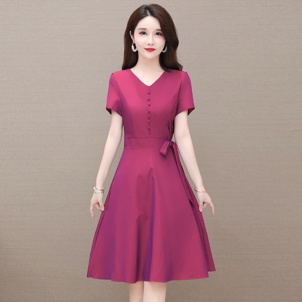 Spitsikaelusega naiste kleit - kaks värvi