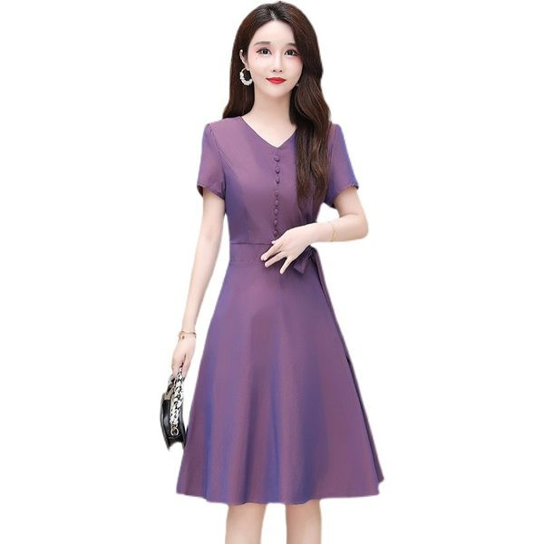 Spitsikaelusega naiste kleit - kaks värvi