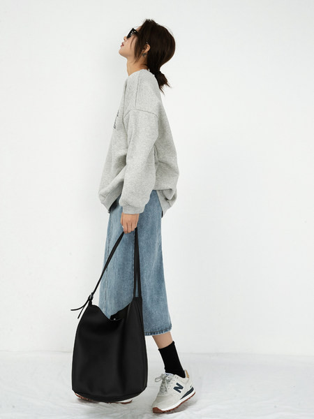 Pikk kõrge vöökohaga teksaseelik