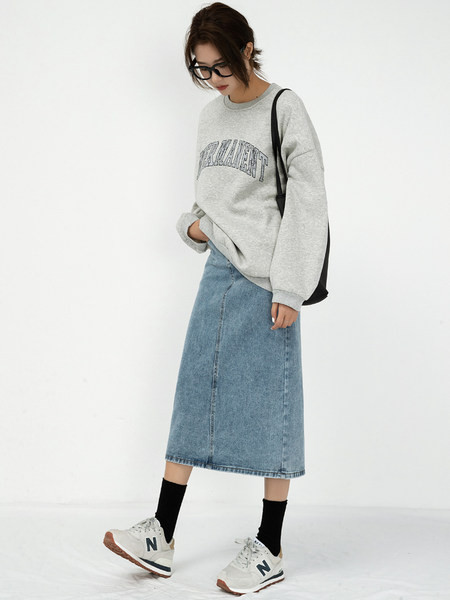 Pikk kõrge vöökohaga teksaseelik