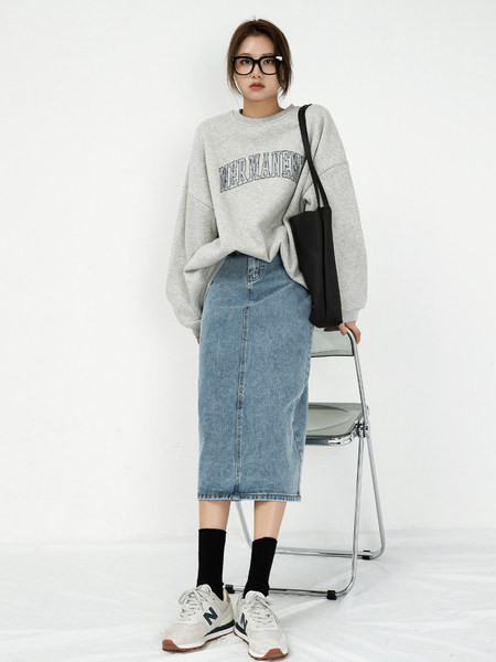 Pikk kõrge vöökohaga teksaseelik