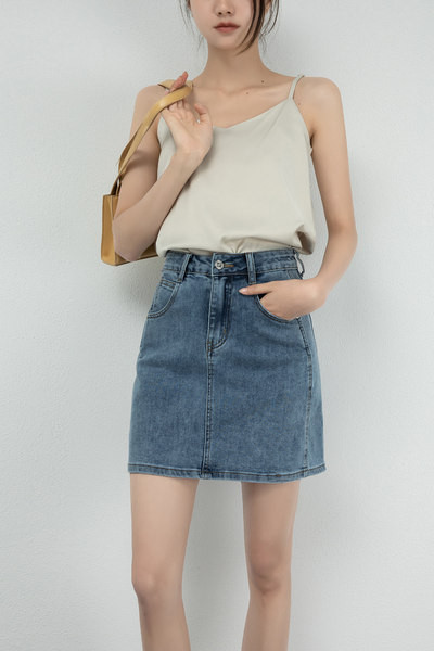 Lühike teksaseeliku tavaline kõrge vöökohaga mudel