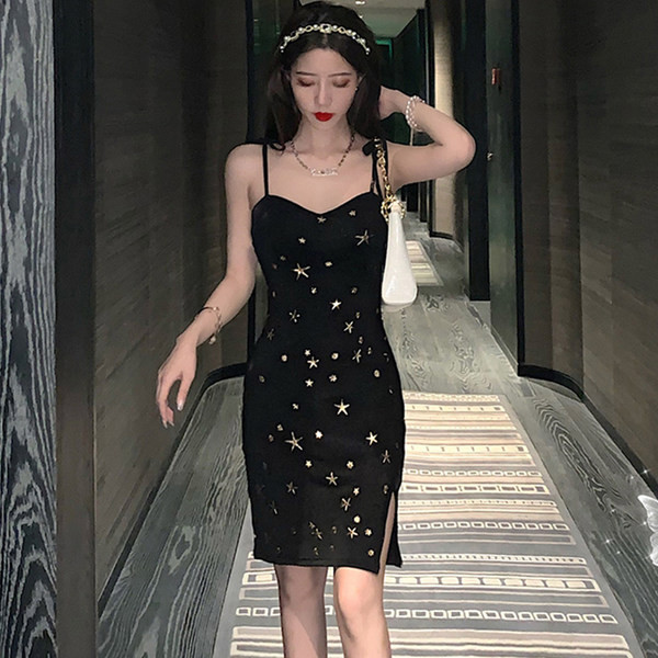 Peenikeste rihmadega naiste kleit musta värvi