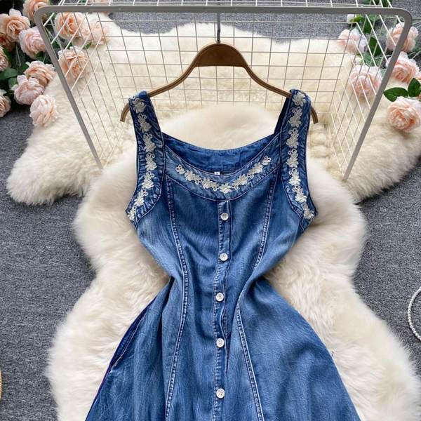 Teksadest nööpidega suvekleit