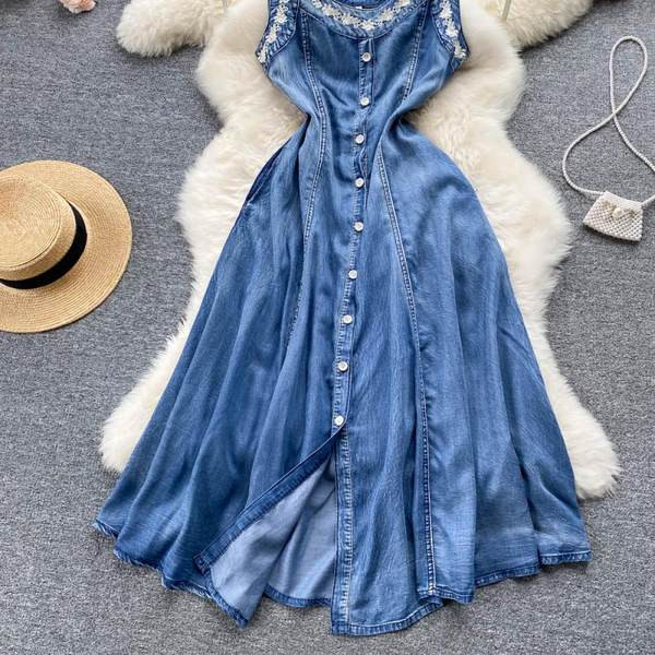 Teksadest nööpidega suvekleit