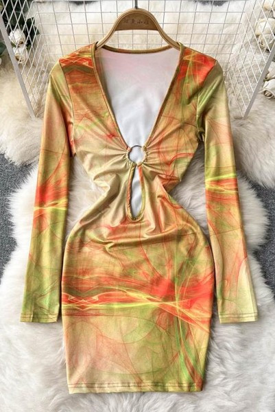 Lühike sügava kaelusega naiste kleit