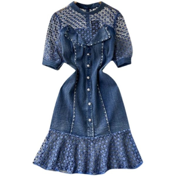 Moodne naiste kleit lühikeste varrukate ja nööpidega