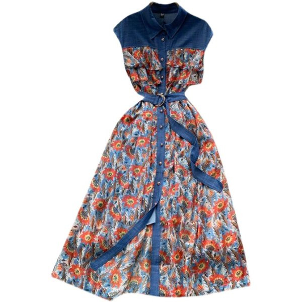 Vöö ja lillemustriga naiste kleit