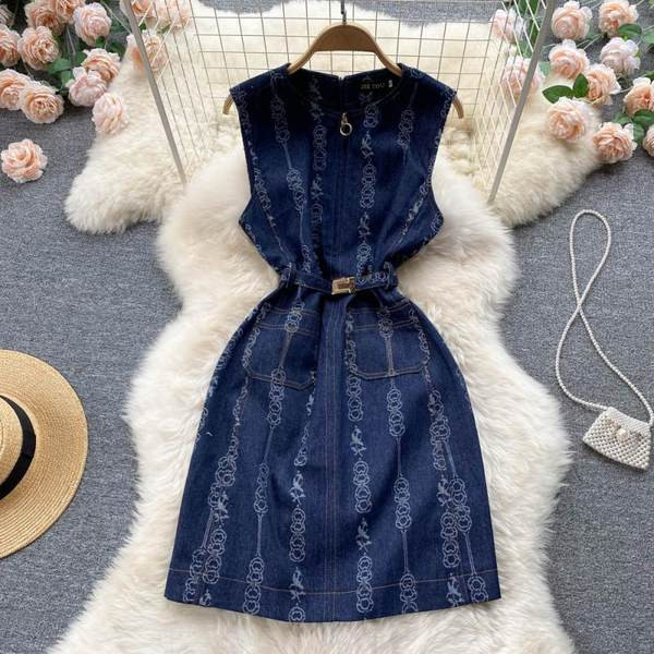 Naiste teksakleit vöökohal