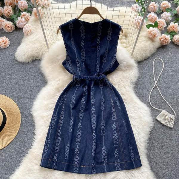 Naiste teksakleit vöökohal