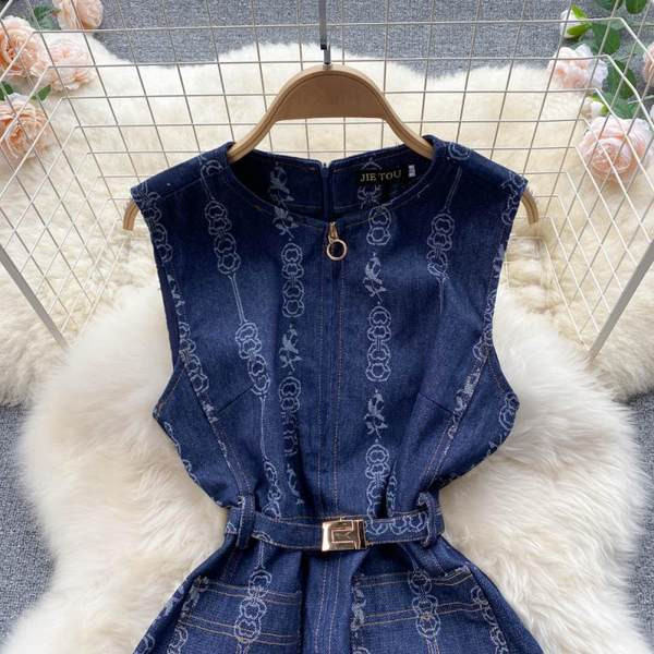 Naiste teksakleit vöökohal