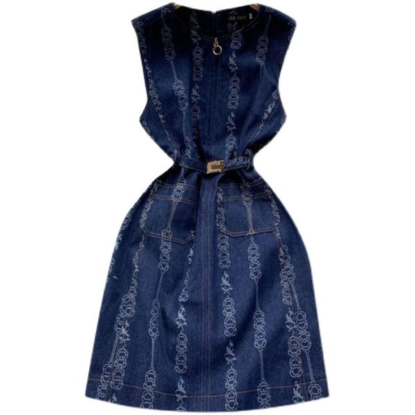 Naiste teksakleit vöökohal