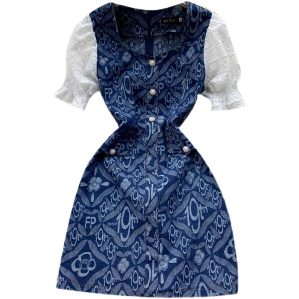 Sinist värvi ja ümara kaelusega naiste kleit