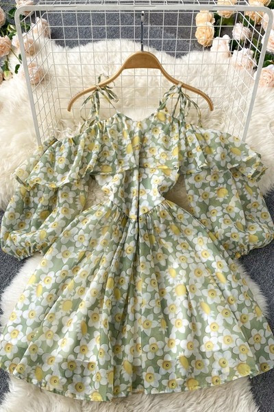 Šifoonist lillemustriga suvekleit