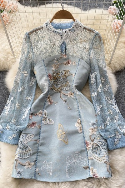 Naiste elegantne pitsi ja tikandiga kleit