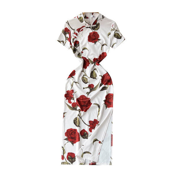 Lillemotiivide ja lühikeste varrukatega naiste kleit