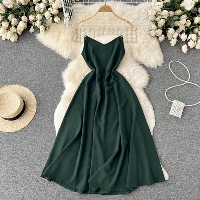 Stiilne naiste kleit õhukeste rihmadega - mitut värvi