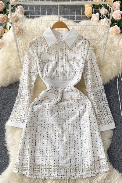 Rochie elegantă de damă cu guler clasic în alb