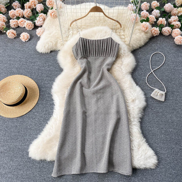 Rochie de vara model dreapta cu bretele subtiri