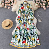 Moodne valge lillemustriga kleit naistele