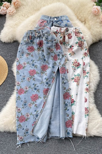 Fusta lungă din denim cu model floral și fante